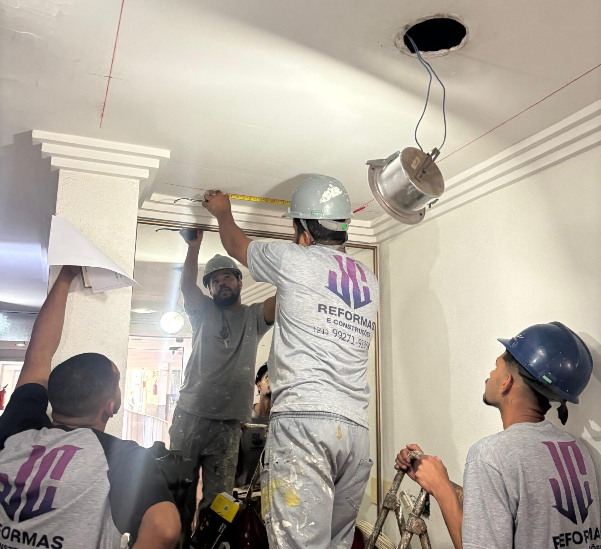 Equipe de engenharia e obra no RJ